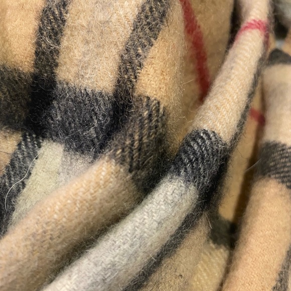 Patterned Scarf - Picture 4 of 6